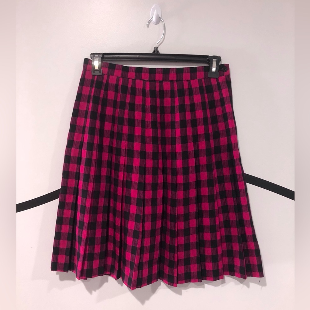 8 M Vintage 90s pink red black plaid pleated school skirt
